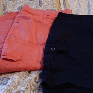Crop cargo pants size 24w navy cargo skirt size 24